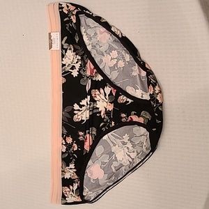 NWT Cacique No Show Hipster Panty